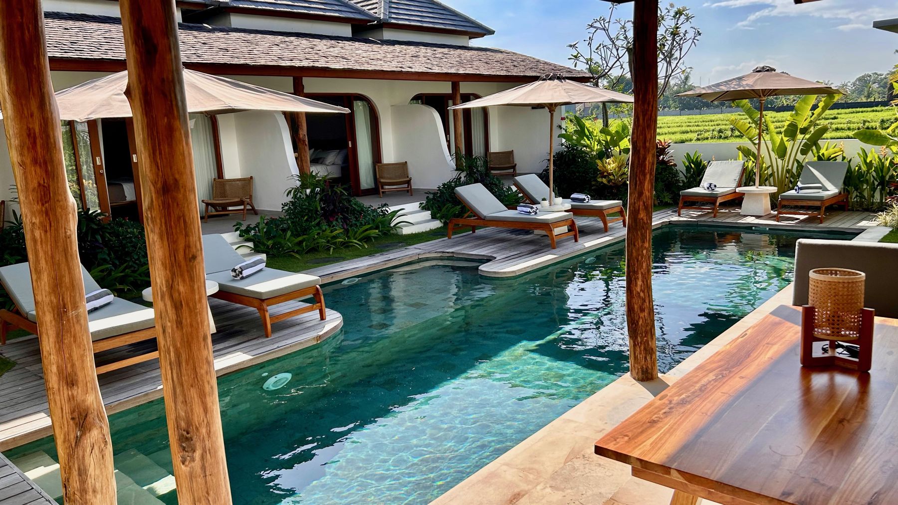 Pool and rooms at Villa Yuga